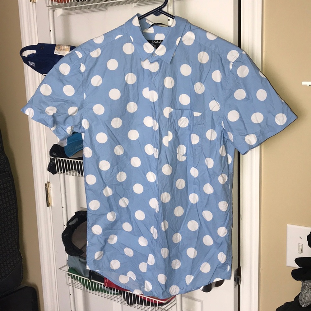 Super cute and stylish shirt from Forever 21- EUC!